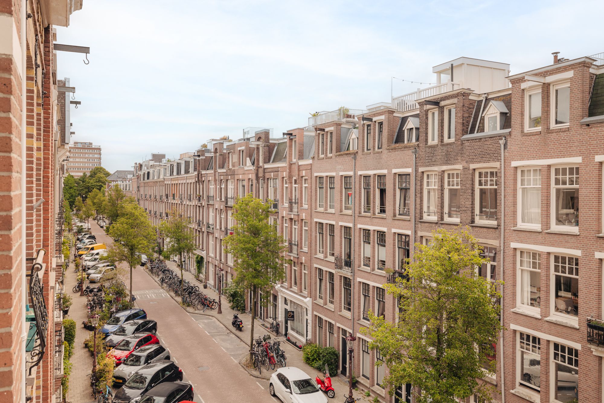 Photo 6 of Brederodestraat 66-3