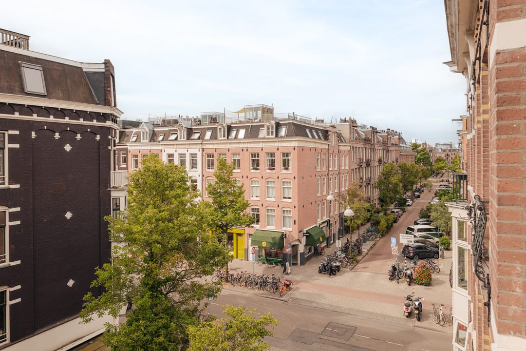 Photo 7 of Brederodestraat 66-3