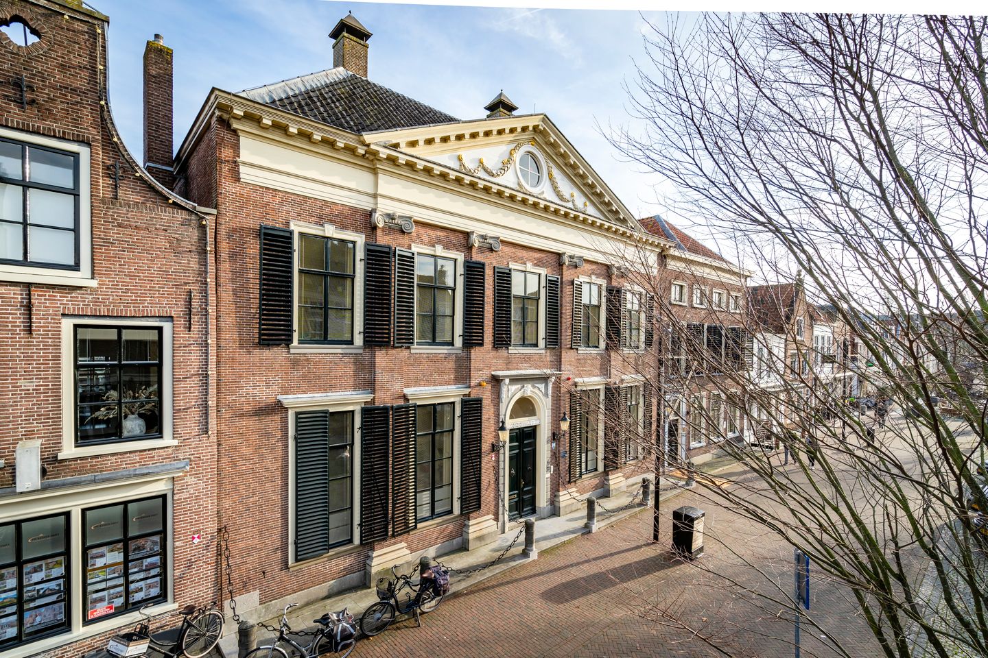 View photo 1 of Voorstraat 56