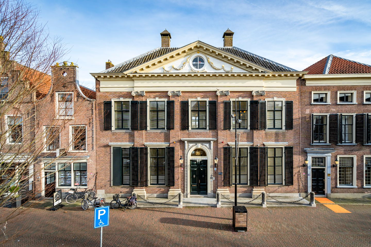 View photo 2 of Voorstraat 56