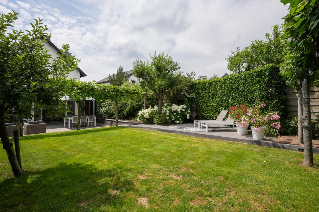 Photo 47 of Heerstraat 12