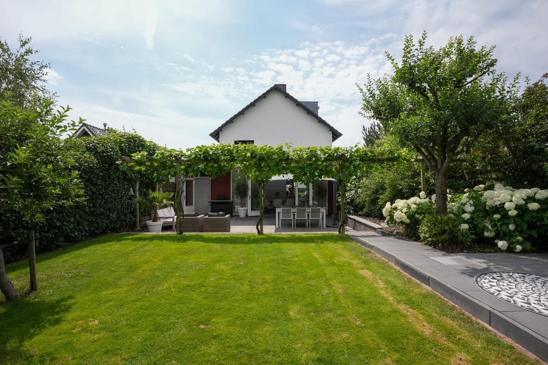 Photo 46 of Heerstraat 12