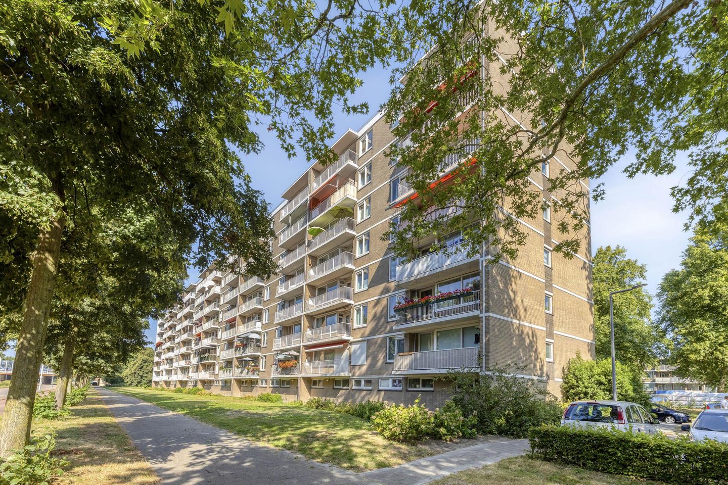 Foto 1 van Edmond Hellenraadstraat 44