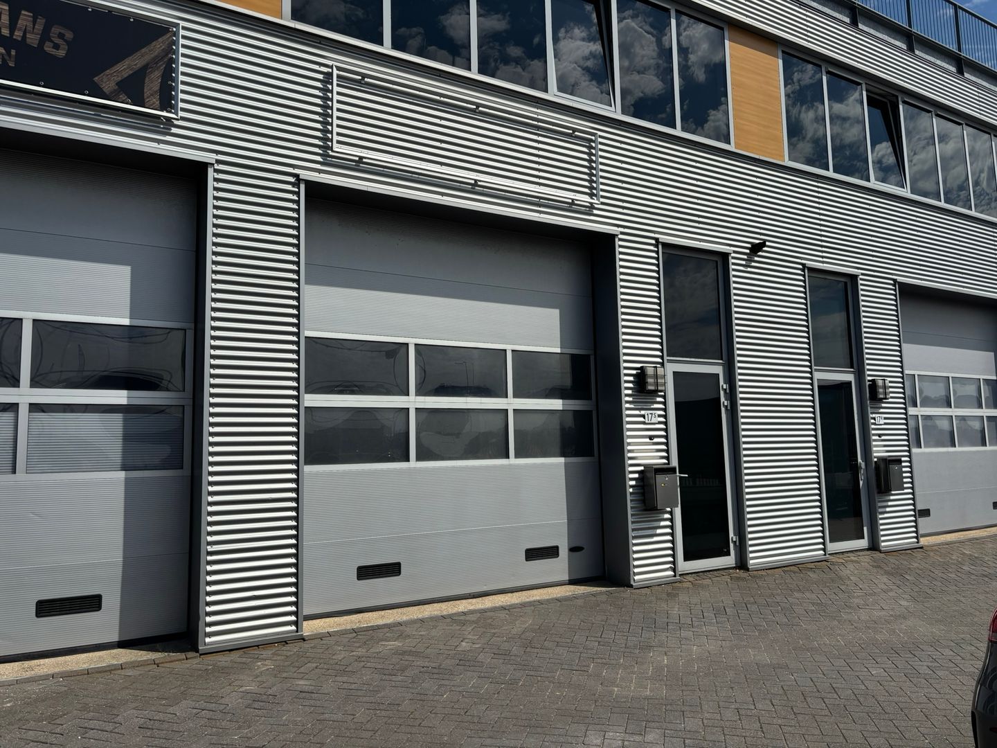 Bekijk foto 2 van Beyerinckweg 17-S
