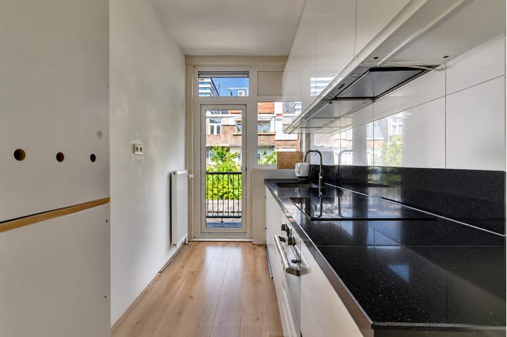Appartement te koop: Volkerakstraat 10, 'S-Gravenhage