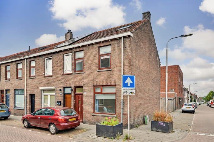 Hoekwoning te koop: Kasteeldreef 93, Tilburg