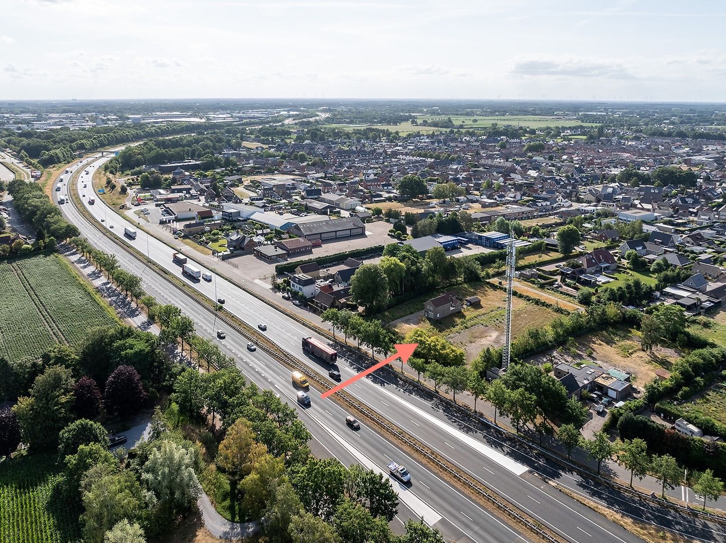 Bekijk foto 1 van Roosendaalseweg 23