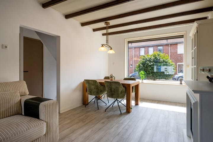 Tussenwoning te koop: Edisonstraat 61, Roosendaal