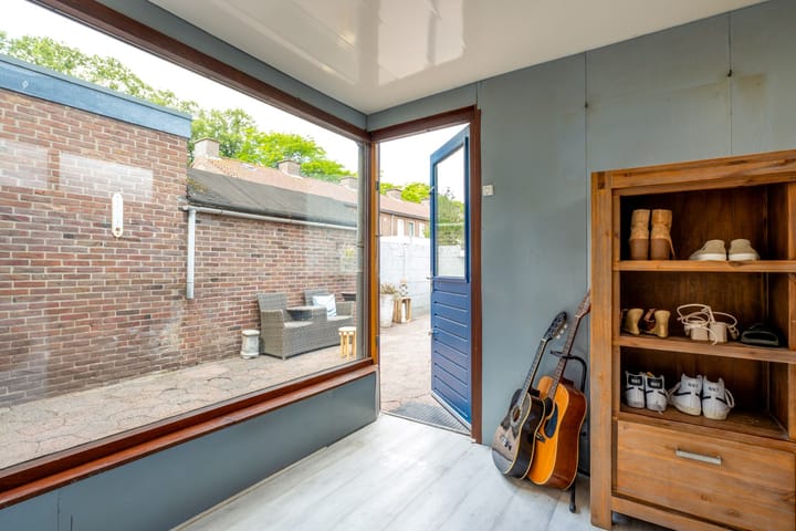 Tussenwoning te koop: Edisonstraat 61, Roosendaal