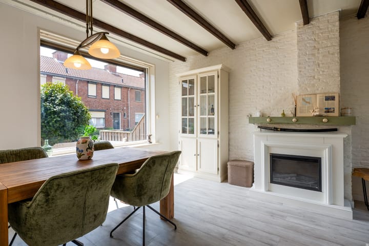 Tussenwoning te koop: Edisonstraat 61, Roosendaal