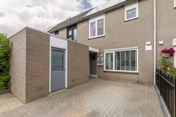 Tussenwoning te koop: Dennenbroek 45, Breda