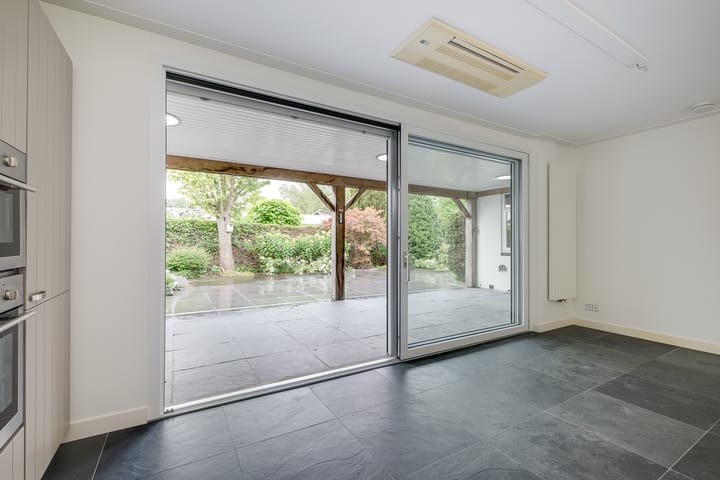 Twee-onder-één-kap te koop: Dorpstraat 37, Nieuw-Vennep