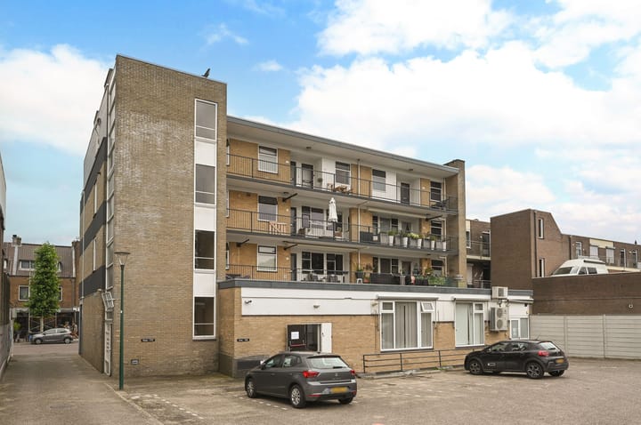 Studio te koop: van Weedestraat 205, Soest