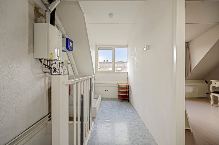Tussenwoning te koop: Schout Wouterszpad 12, Hoogvliet Rotterdam