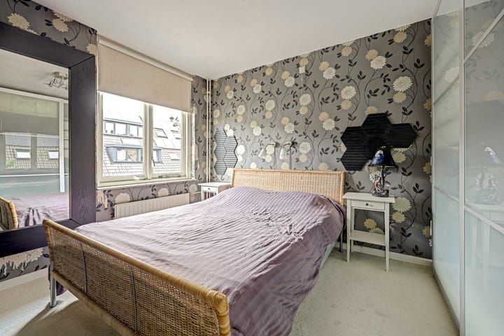 Tussenwoning te koop: Schout Wouterszpad 12, Hoogvliet Rotterdam