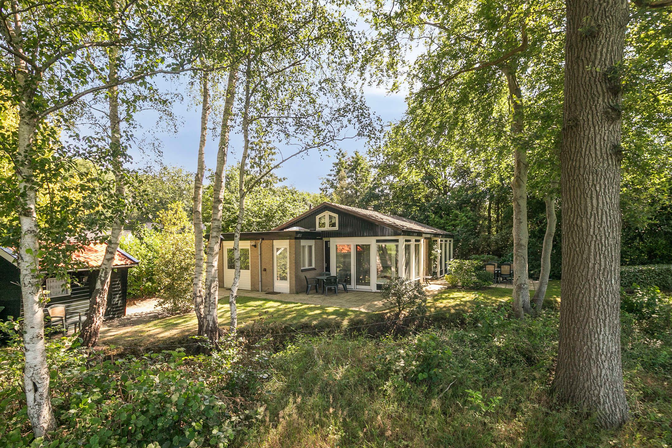 2-bedroom freehold villa in Oldeberkoop — photo 1 of 5