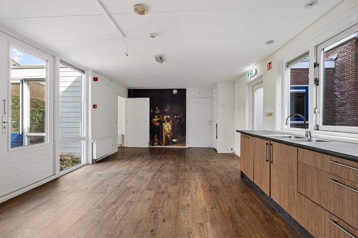 Twee-onder-één-kap te koop: K R Poststraat 3, Heerenveen