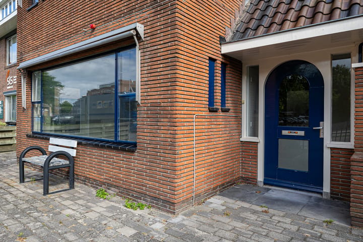 Twee-onder-één-kap te koop: K R Poststraat 3, Heerenveen