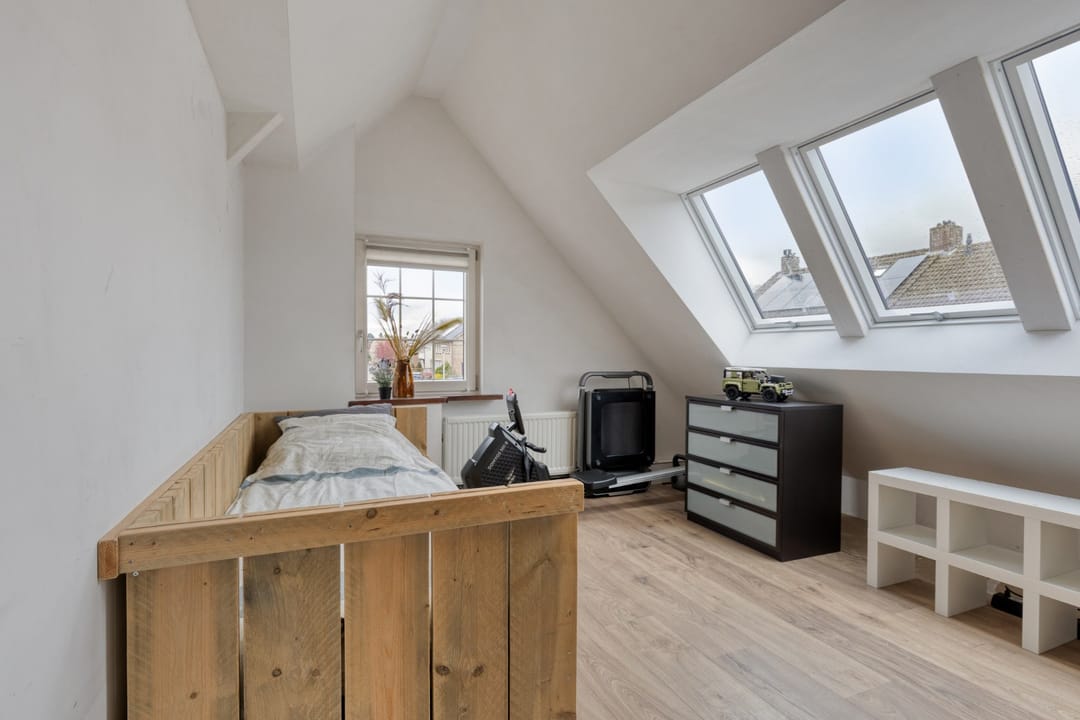 Photo 16 of van der Brugghenstraat 19