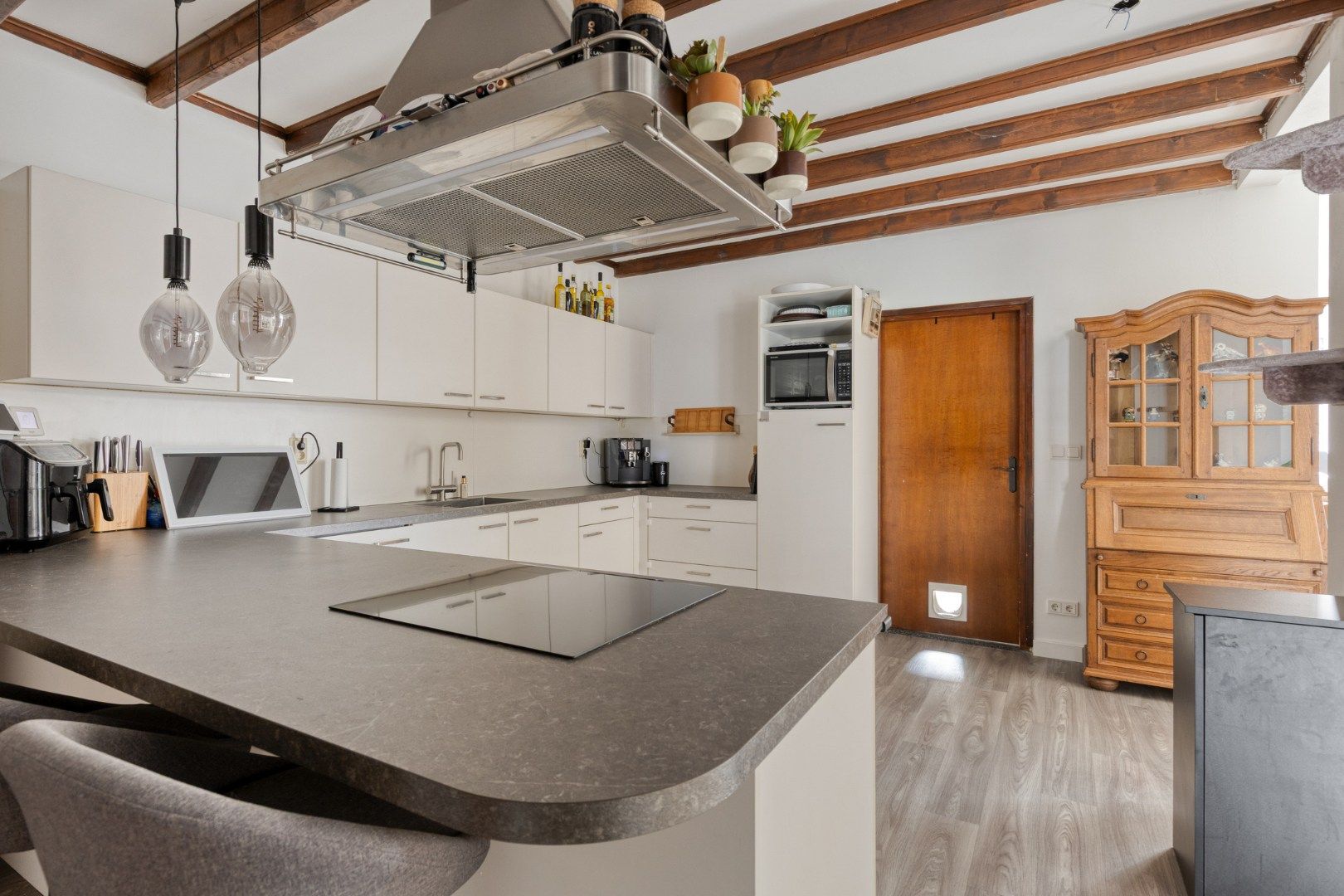 Photo 12 of van der Brugghenstraat 19
