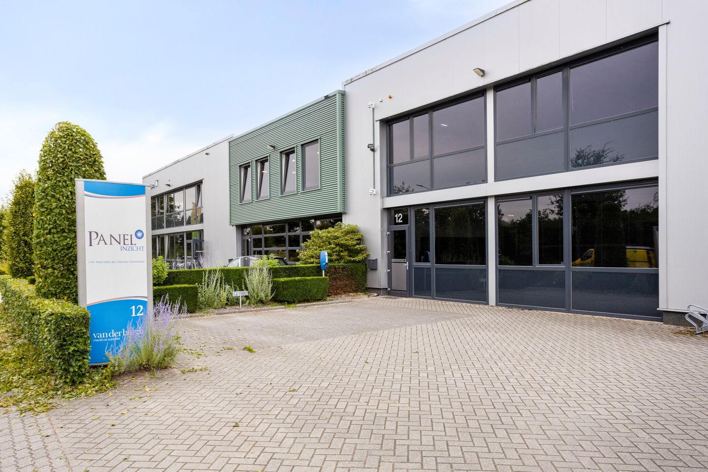 View photo 2 of Middelerf 12