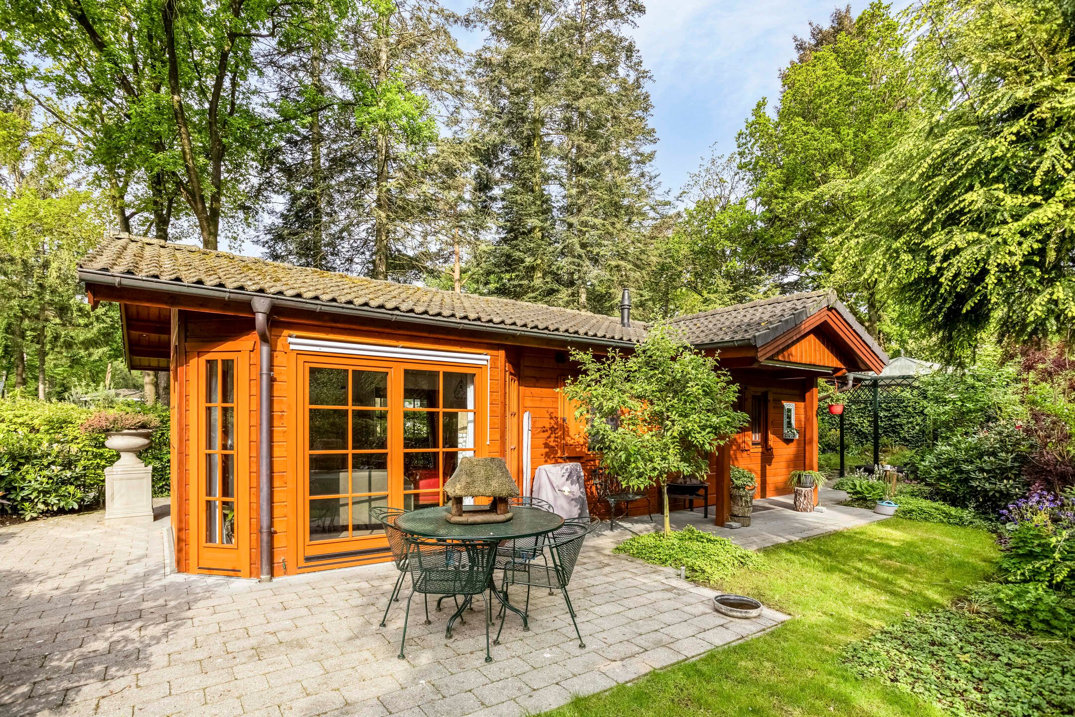 2-bedroom freehold villa in Lunteren — photo 1 of 5