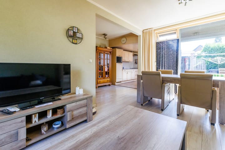 Tussenwoning te koop: Prins Bernhardstraat 7, Wehl