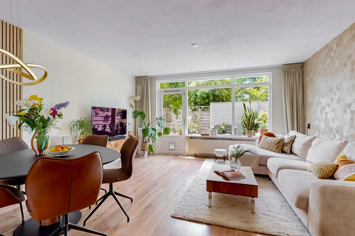 Tussenwoning te koop: Steve Bikostraat 387, Utrecht