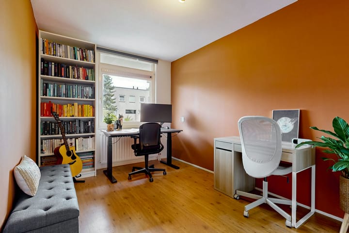 Tussenwoning te koop: Steve Bikostraat 387, Utrecht