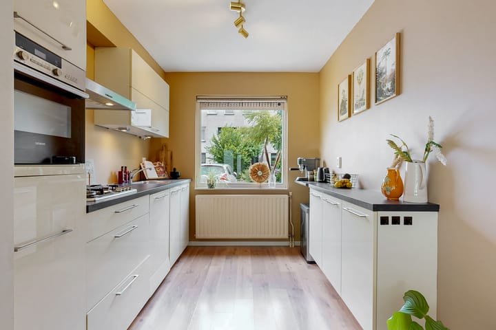 Tussenwoning te koop: Steve Bikostraat 387, Utrecht