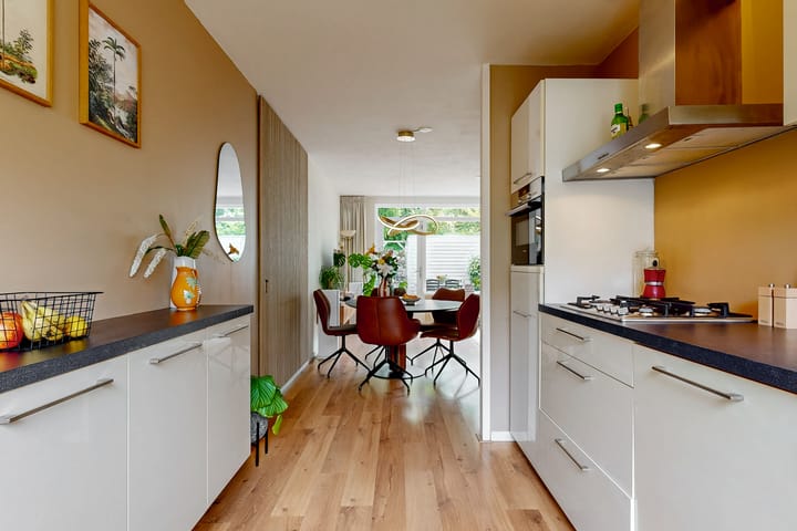Tussenwoning te koop: Steve Bikostraat 387, Utrecht
