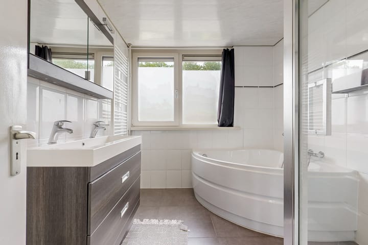 Tussenwoning te koop: Nijhofflaan 36, Uithoorn