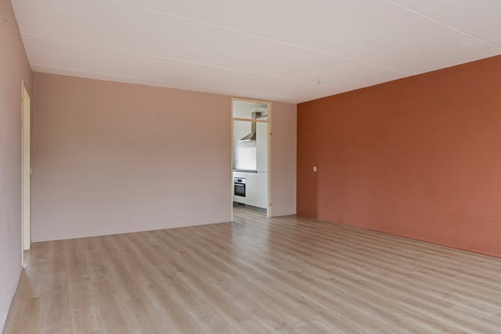 Tussenwoning te koop: Stekelzegge 15, Duiven