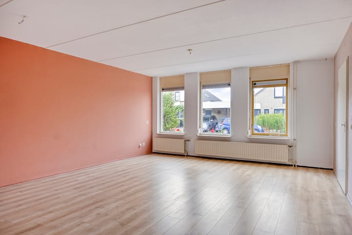 Tussenwoning te koop: Stekelzegge 15, Duiven