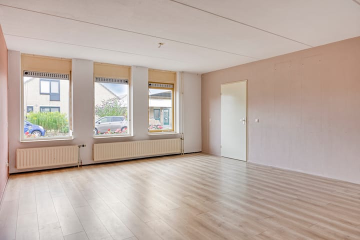 Tussenwoning te koop: Stekelzegge 15, Duiven