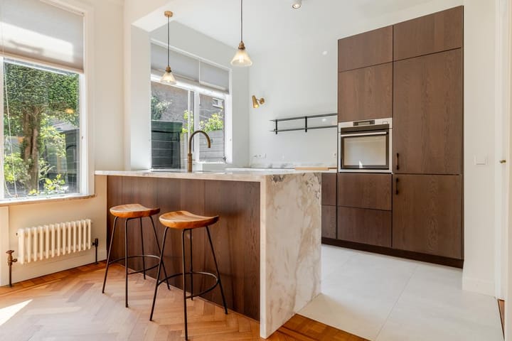 Tussenwoning te huur: Van Zaeckstraat 37, 'S-Gravenhage