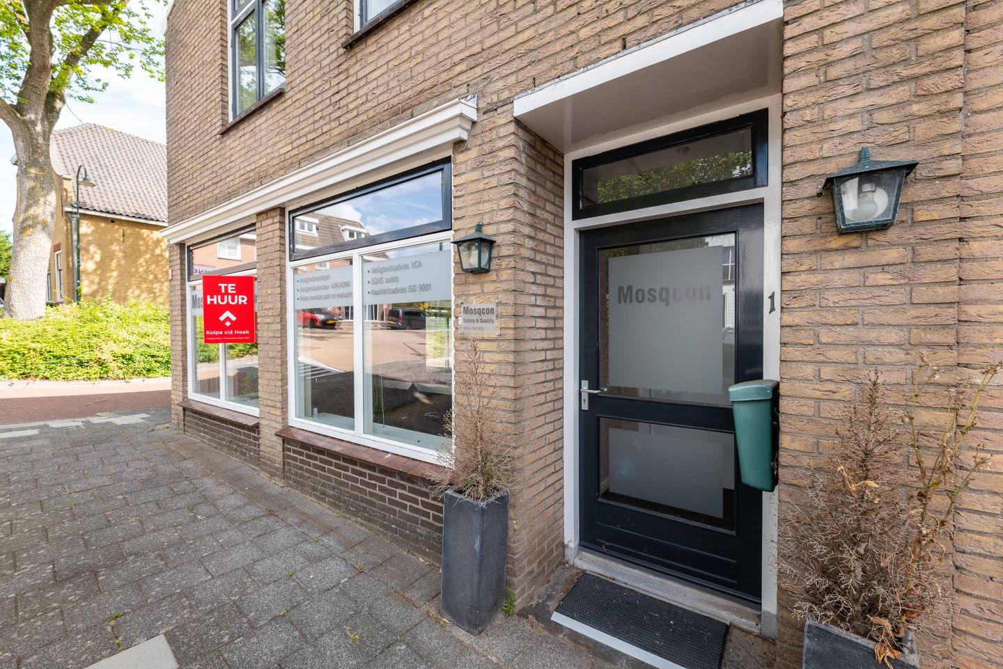 View photo 3 of Dorpsstraat 1
