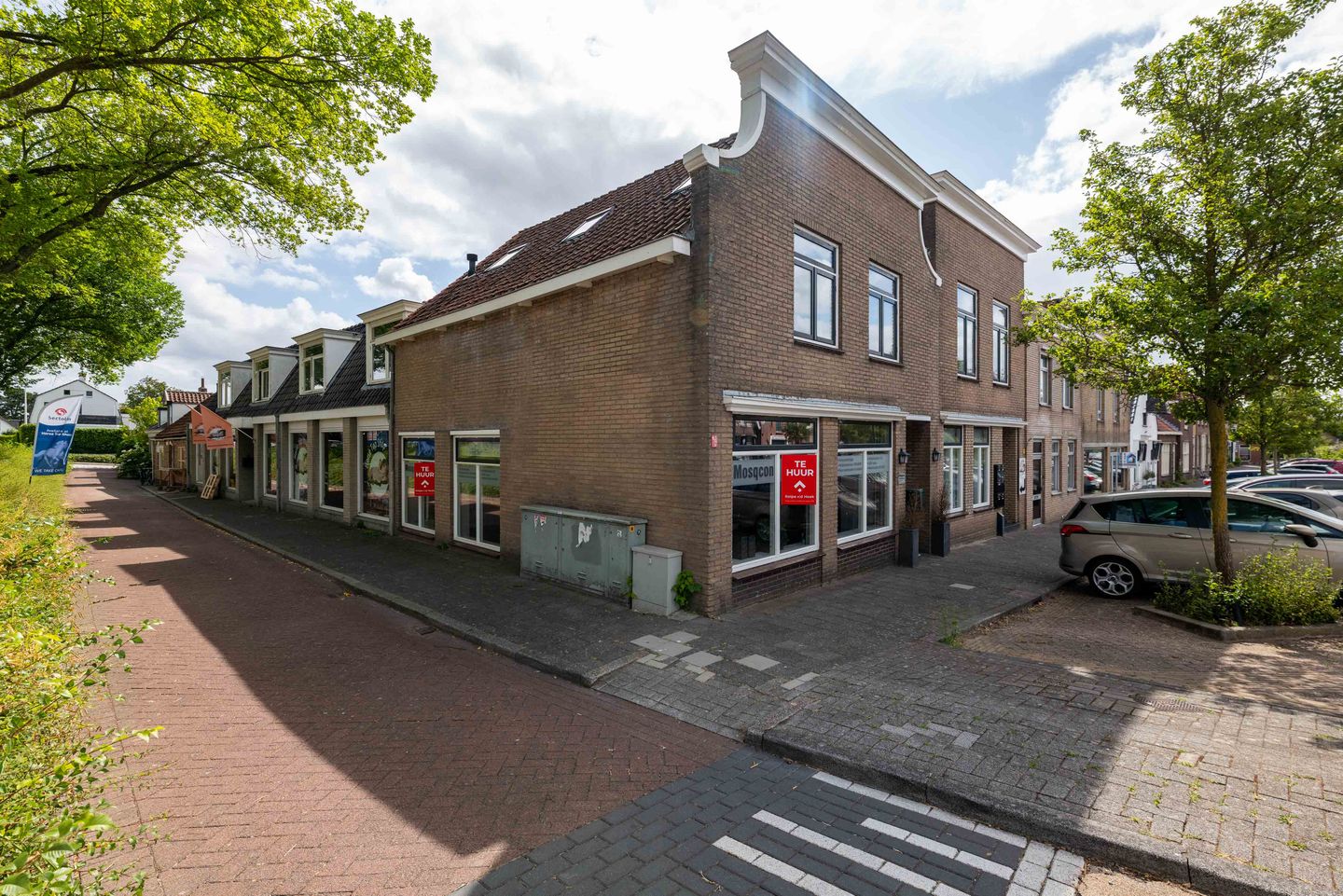 View photo 2 of Dorpsstraat 1