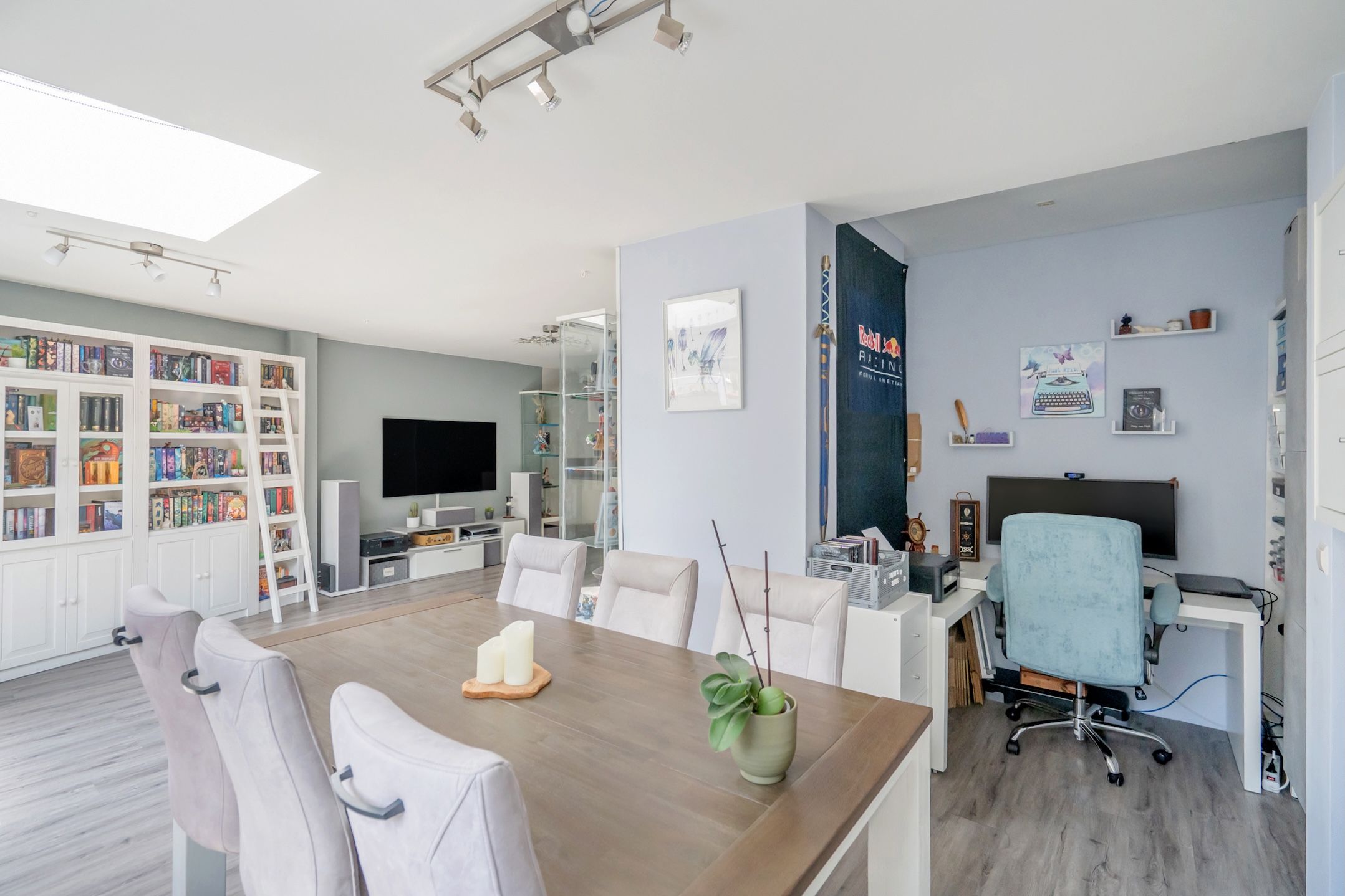 Photo 24 of Van der Hoopstraat 37