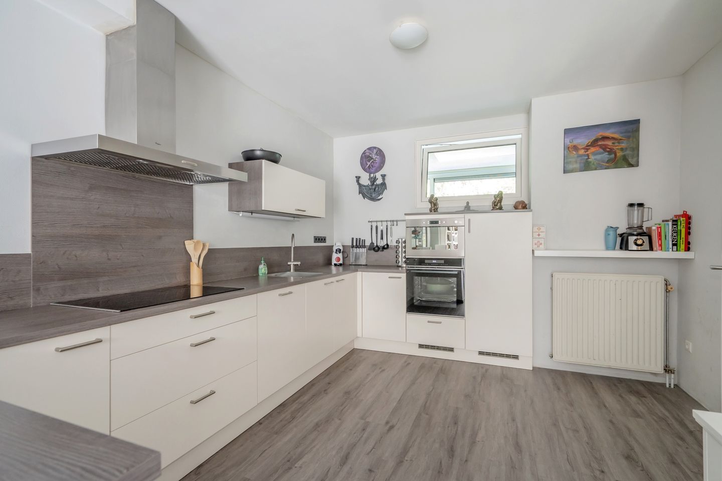 Photo 14 of Van der Hoopstraat 37