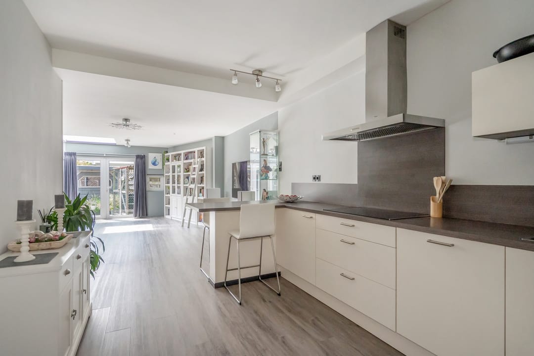 Photo 16 of Van der Hoopstraat 37