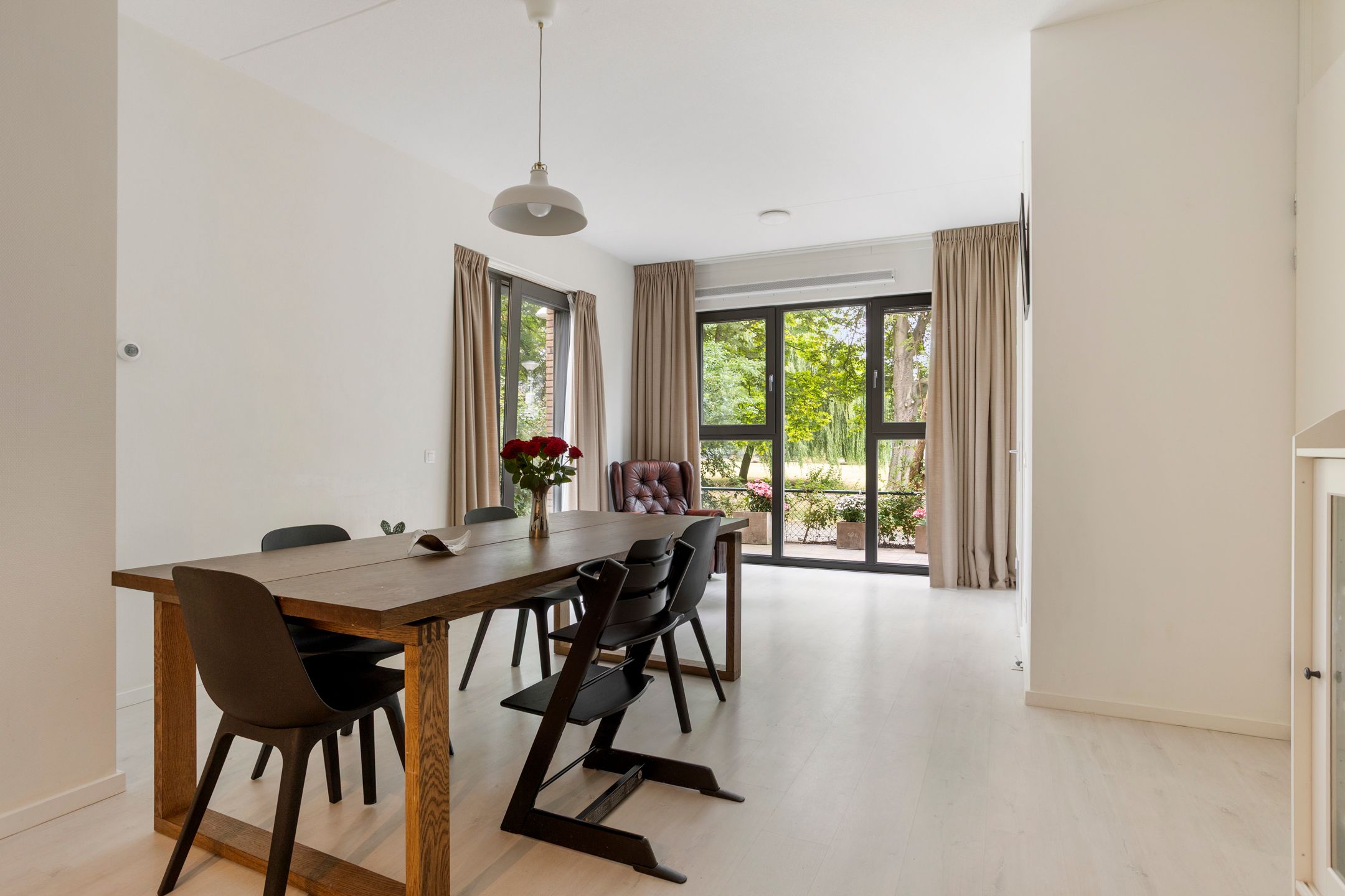 Photo 6 of Treubstraat 10-F001