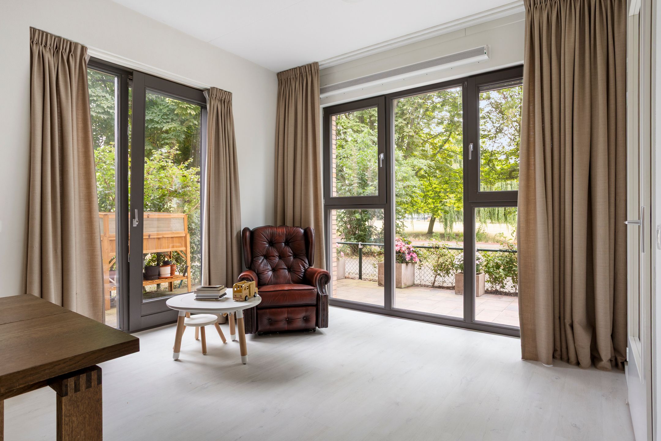 Photo 3 of Treubstraat 10-F001