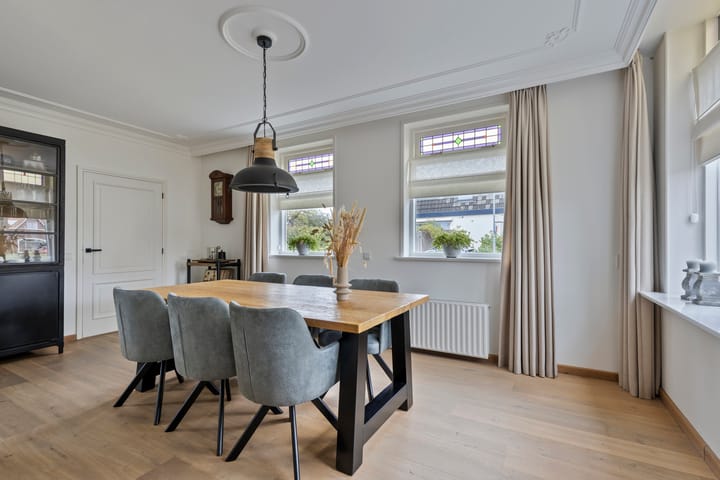 Hoekwoning te koop: Plantsoen 28, Lage Zwaluwe
