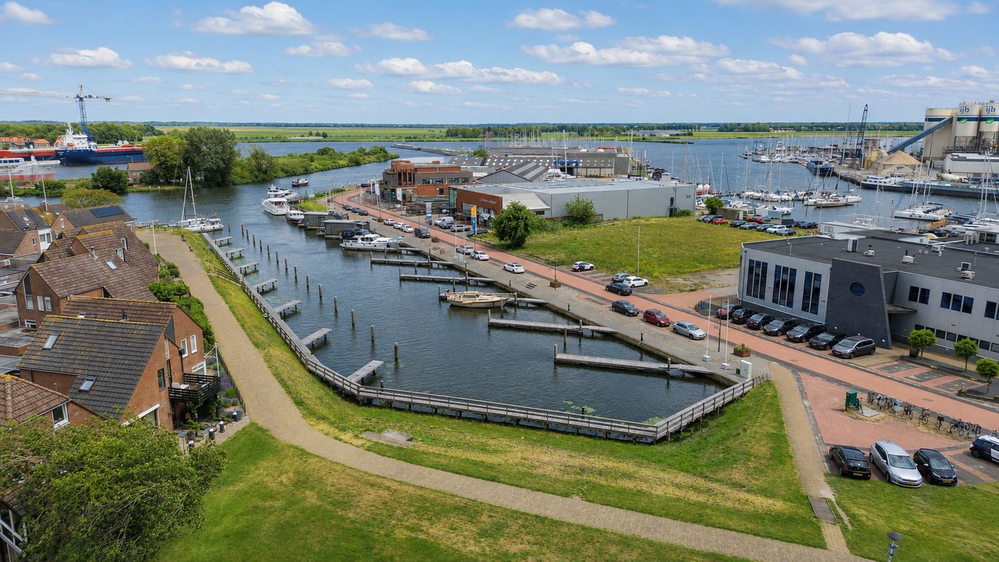 Bekijk foto 3 van Tramhaven