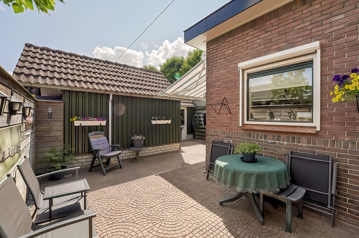 Twee-onder-één-kap te koop: Rijndijk 221, Hazerswoude-Rijndijk
