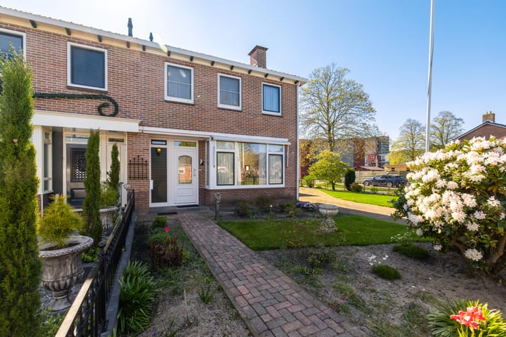 Twee-onder-één-kap te koop: Nederlandlaan 23, Stadskanaal