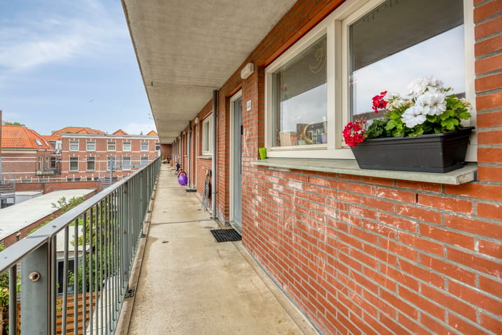Appartement te koop: Westlandseplein 44, 'S-Gravenhage