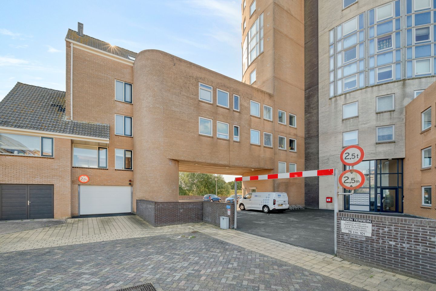 Foto 5 van Andromeda 100