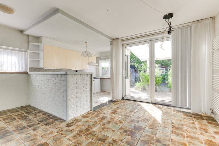 Hoekwoning te koop: Pal Maleterstraat 13, Leiden